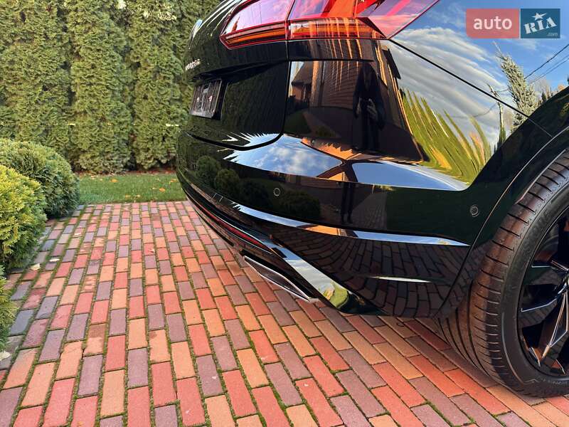 Позашляховик / Кросовер Volkswagen Touareg 2021 в Києві