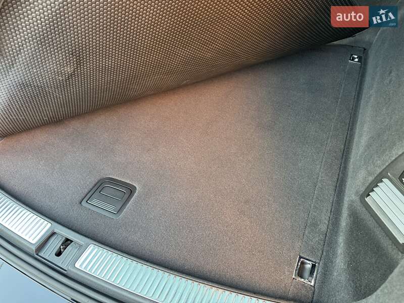 Позашляховик / Кросовер Volkswagen Touareg 2021 в Києві