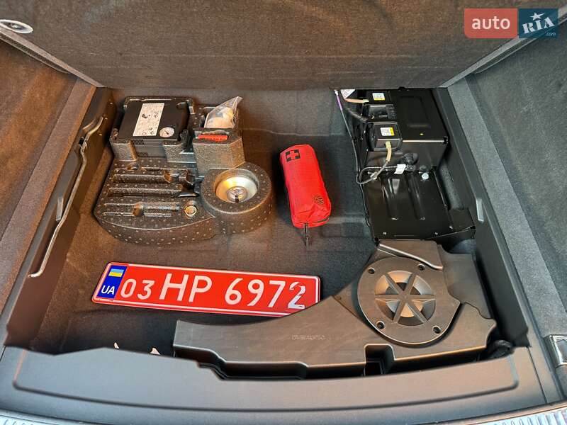 Позашляховик / Кросовер Volkswagen Touareg 2021 в Києві