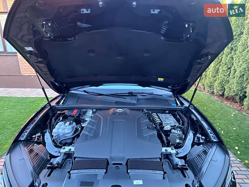 Позашляховик / Кросовер Volkswagen Touareg 2021 в Києві