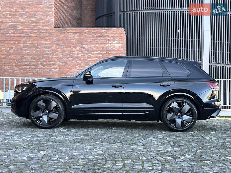Внедорожник / Кроссовер Volkswagen Touareg 2025 в Днепре