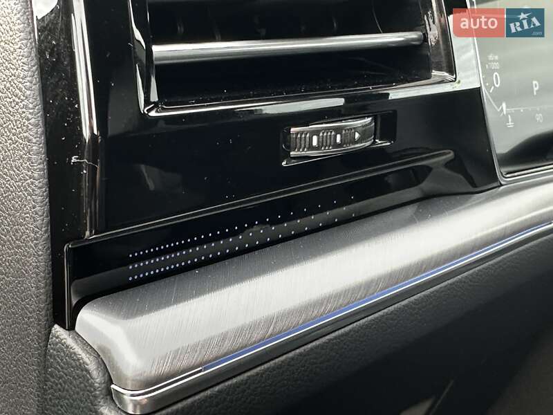 Позашляховик / Кросовер Volkswagen Touareg 2021 в Львові