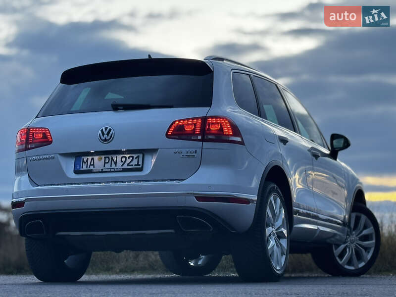 Внедорожник / Кроссовер Volkswagen Touareg 2015 в Дрогобыче