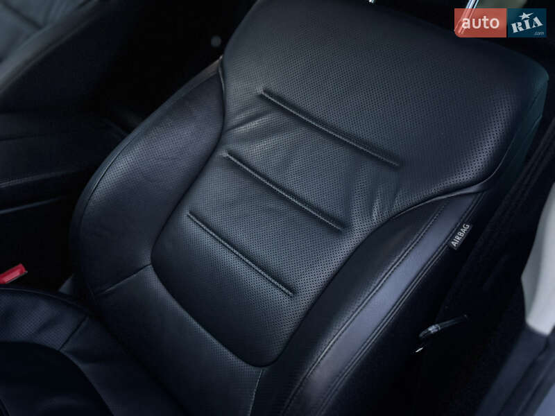 Внедорожник / Кроссовер Volkswagen Touareg 2015 в Дрогобыче