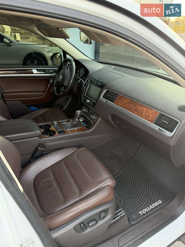 Внедорожник / Кроссовер Volkswagen Touareg 2012 в Запорожье фото 11 Внедорожник / Кроссовер Volkswagen Touareg 2012 в Запорожье