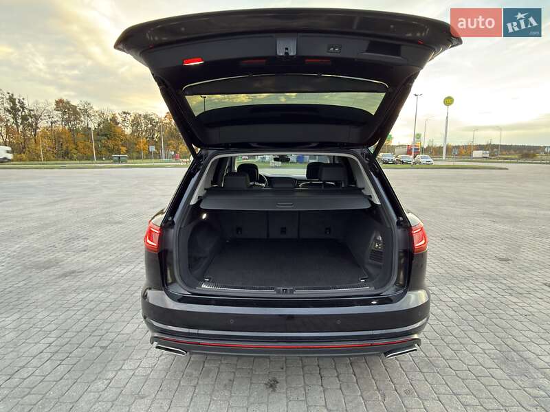 Внедорожник / Кроссовер Volkswagen Touareg 2018 в Радивилове