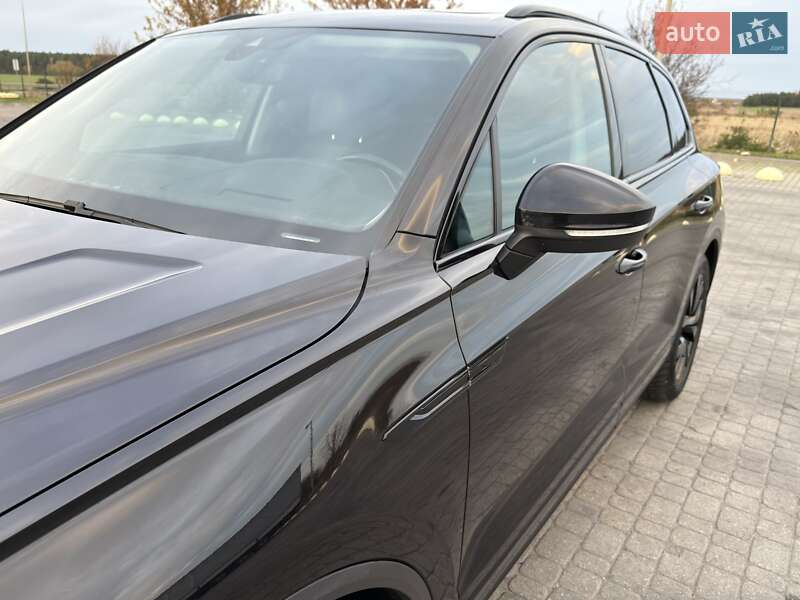 Внедорожник / Кроссовер Volkswagen Touareg 2018 в Радивилове