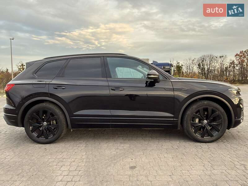 Внедорожник / Кроссовер Volkswagen Touareg 2018 в Радивилове