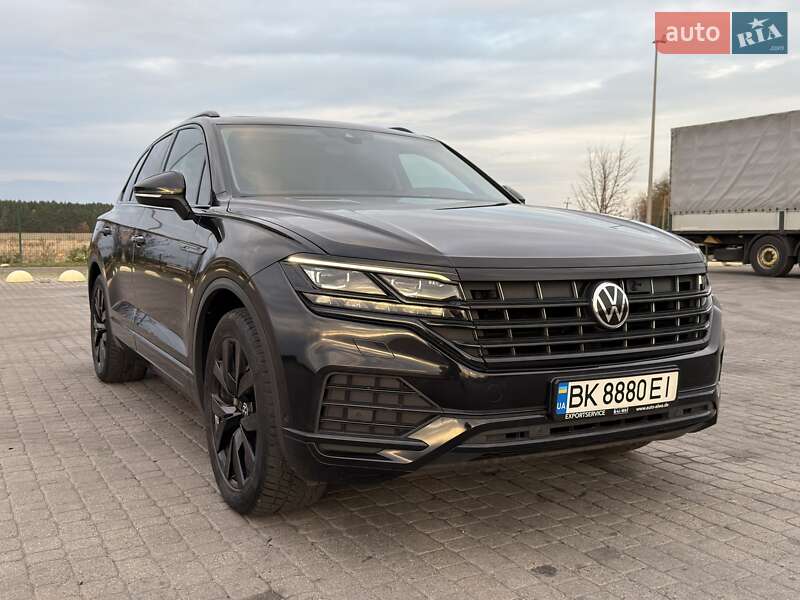 Внедорожник / Кроссовер Volkswagen Touareg 2018 в Радивилове