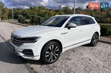 Позашляховик / Кросовер Volkswagen Touareg 2018 в Дніпрі