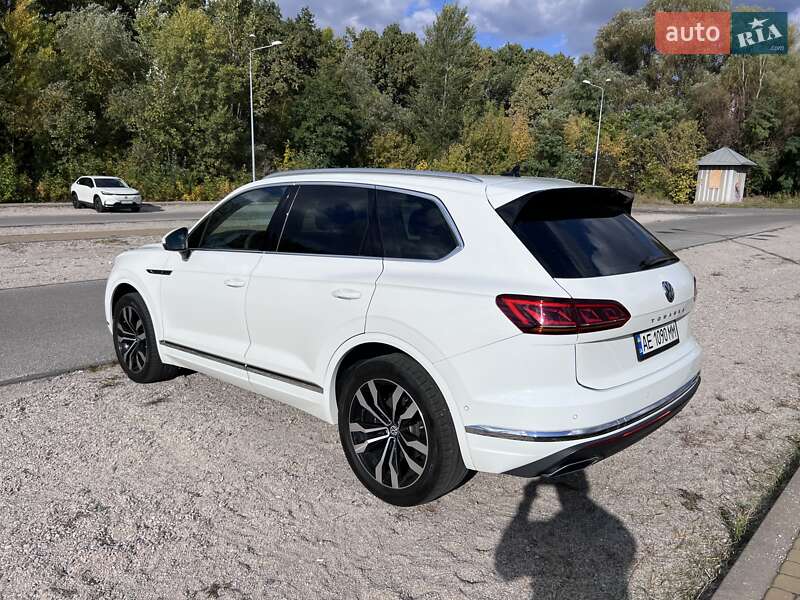 Внедорожник / Кроссовер Volkswagen Touareg 2018 в Днепре фото 6 Внедорожник / Кроссовер Volkswagen Touareg 2018 в Днепре