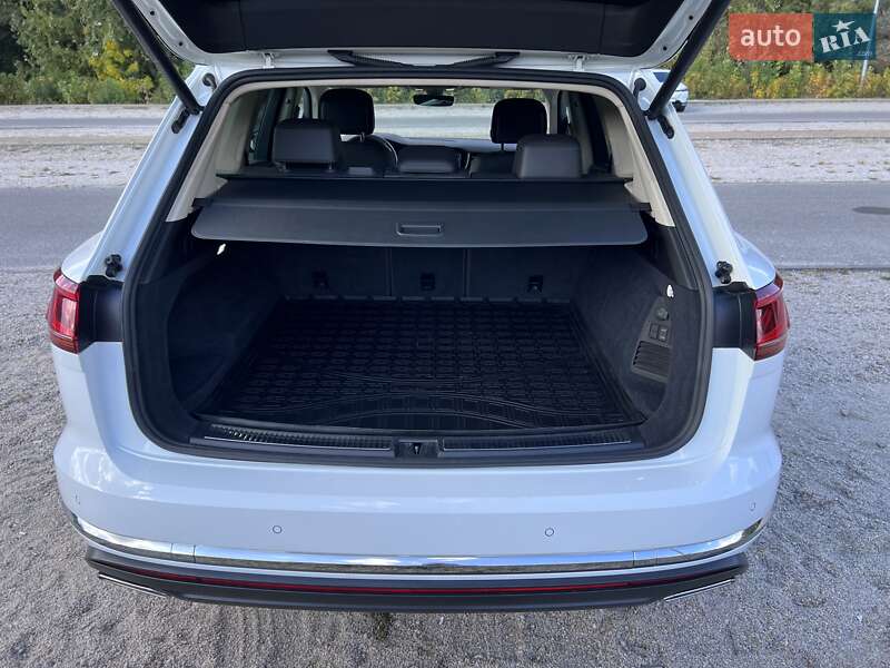 Внедорожник / Кроссовер Volkswagen Touareg 2018 в Днепре фото 36 Внедорожник / Кроссовер Volkswagen Touareg 2018 в Днепре