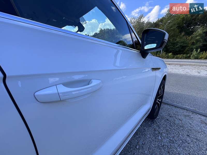 Внедорожник / Кроссовер Volkswagen Touareg 2018 в Днепре фото 45 Внедорожник / Кроссовер Volkswagen Touareg 2018 в Днепре