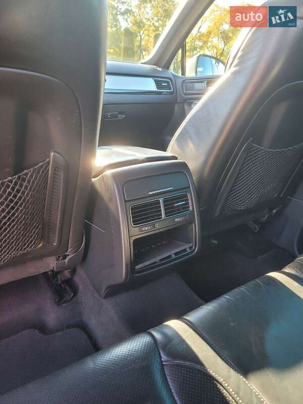 Внедорожник / Кроссовер Volkswagen Touareg 2010 в Одессе