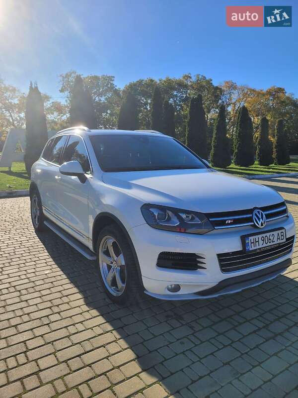 Внедорожник / Кроссовер Volkswagen Touareg 2010 в Одессе