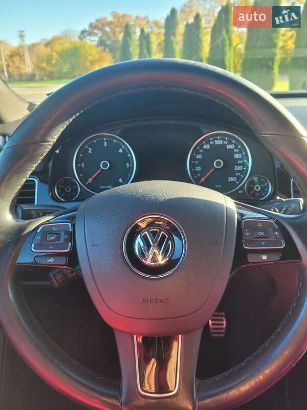 Внедорожник / Кроссовер Volkswagen Touareg 2010 в Одессе