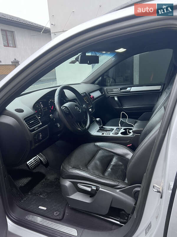 Внедорожник / Кроссовер Volkswagen Touareg 2011 в Тячеве фото 6 Внедорожник / Кроссовер Volkswagen Touareg 2011 в Тячеве