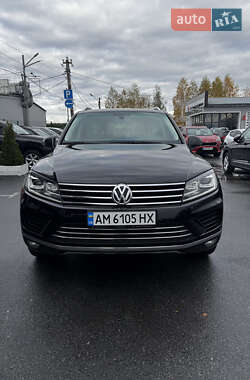 Позашляховик / Кросовер Volkswagen Touareg 2015 в Києві
