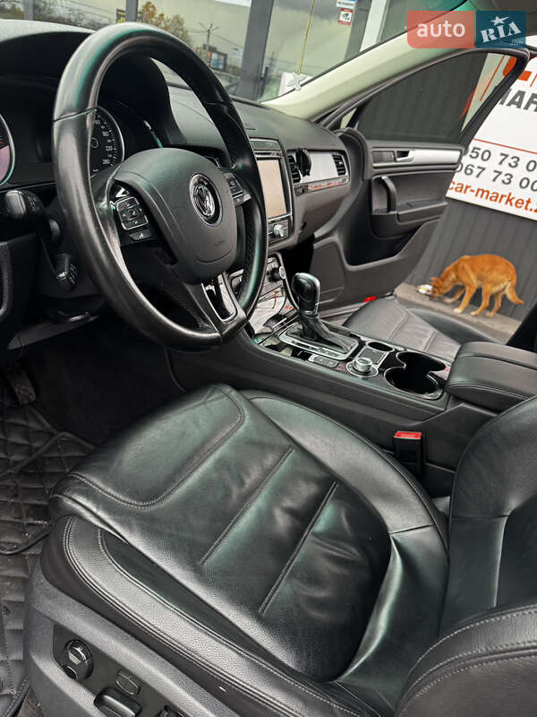 Внедорожник / Кроссовер Volkswagen Touareg 2015 в Киеве фото 17 Внедорожник / Кроссовер Volkswagen Touareg 2015 в Киеве