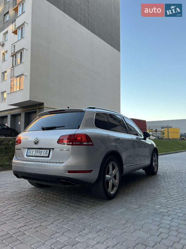 Внедорожник / Кроссовер Volkswagen Touareg 2010 в Виннице