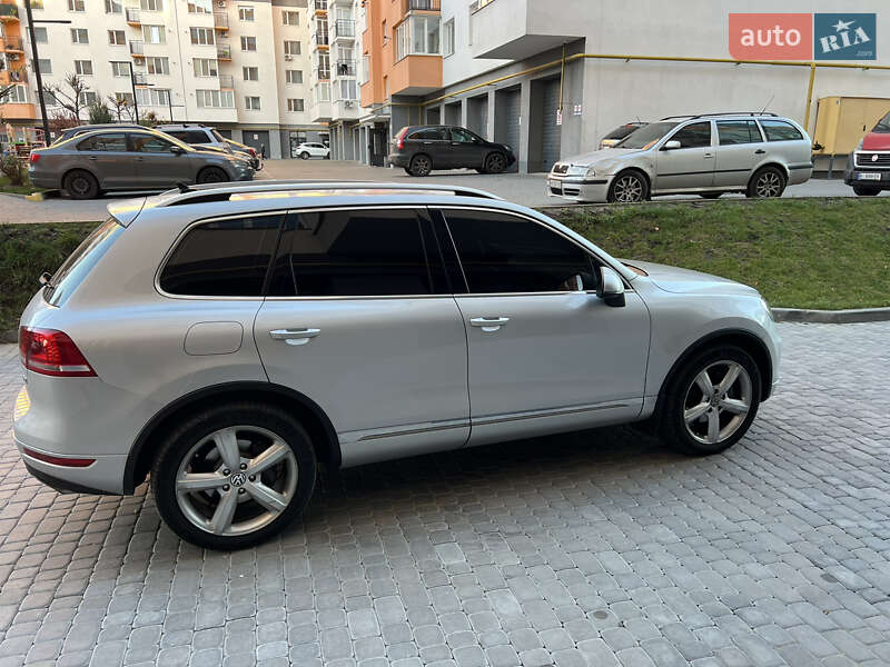 Внедорожник / Кроссовер Volkswagen Touareg 2010 в Виннице
