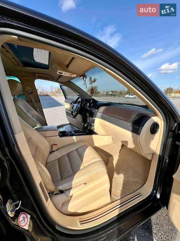 Внедорожник / Кроссовер Volkswagen Touareg 2006 в Запорожье