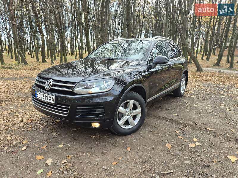 Внедорожник / Кроссовер Volkswagen Touareg 2012 в Львове