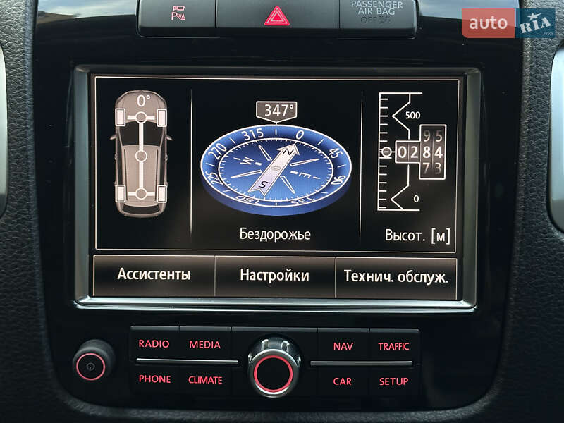 Внедорожник / Кроссовер Volkswagen Touareg 2010 в Хмельницком