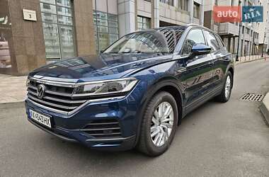 Позашляховик / Кросовер Volkswagen Touareg 2020 в Києві
