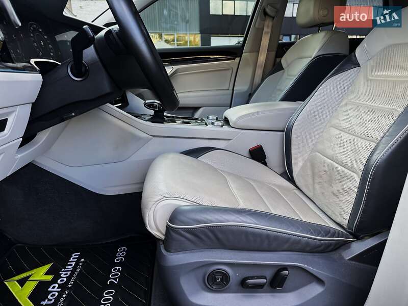 Позашляховик / Кросовер Volkswagen Touareg 2019 в Києві фото 21 Позашляховик / Кросовер Volkswagen Touareg 2019 в Києві