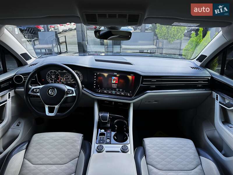 Позашляховик / Кросовер Volkswagen Touareg 2019 в Києві фото 29 Позашляховик / Кросовер Volkswagen Touareg 2019 в Києві