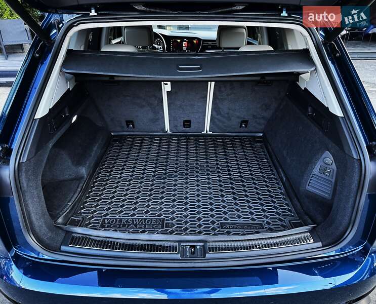 Позашляховик / Кросовер Volkswagen Touareg 2019 в Києві фото 44 Позашляховик / Кросовер Volkswagen Touareg 2019 в Києві