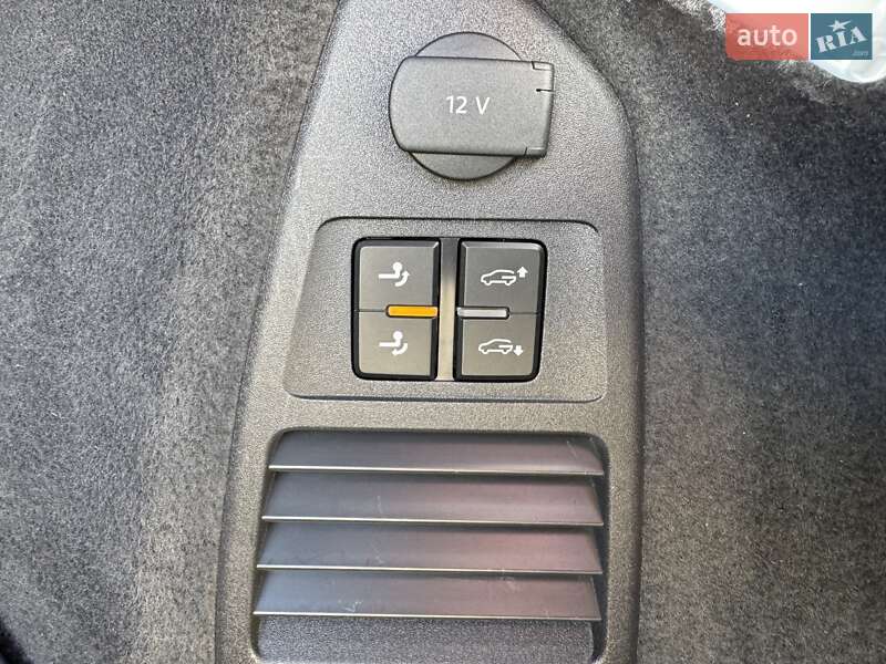 Внедорожник / Кроссовер Volkswagen Touareg 2020 в Черновцах