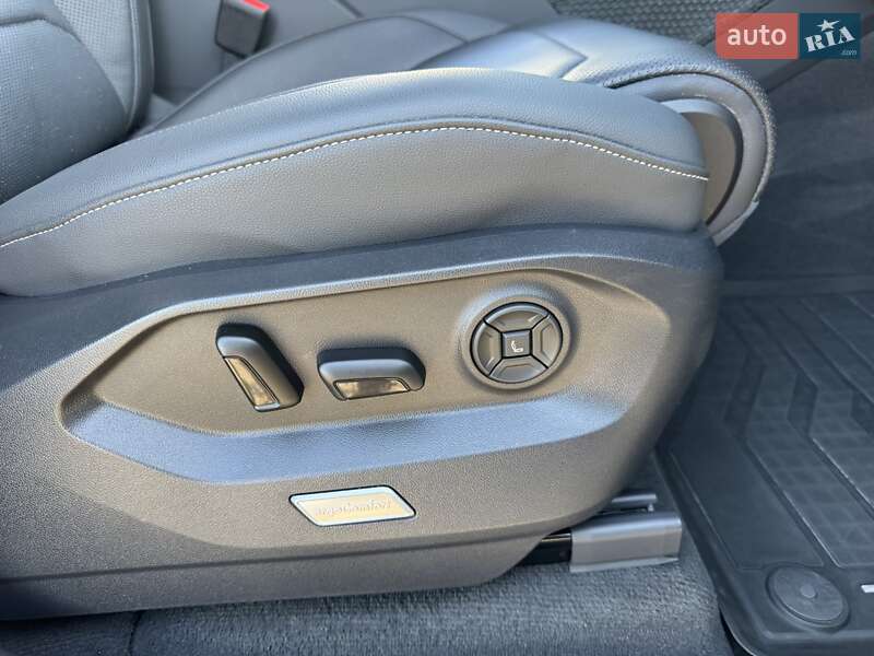 Внедорожник / Кроссовер Volkswagen Touareg 2020 в Черновцах