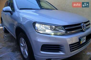 Внедорожник / Кроссовер Volkswagen Touareg 2012 в Одессе