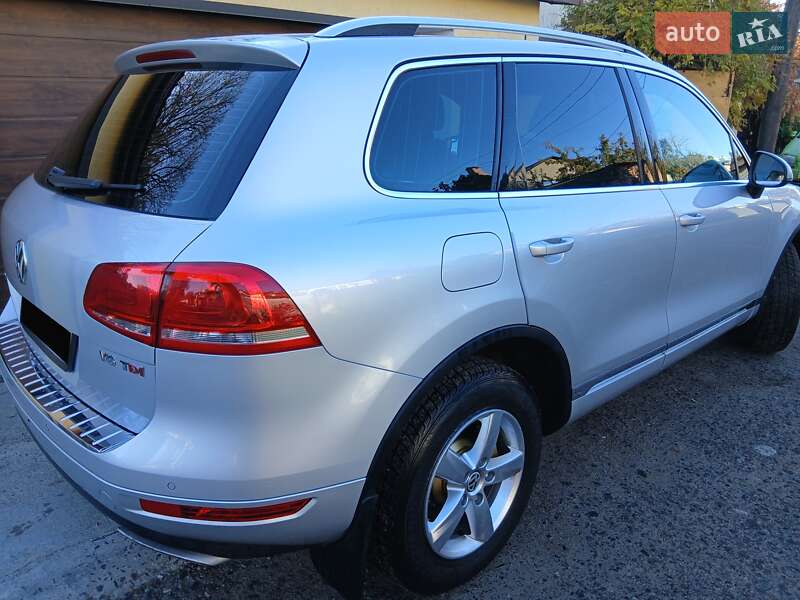 Внедорожник / Кроссовер Volkswagen Touareg 2012 в Одессе