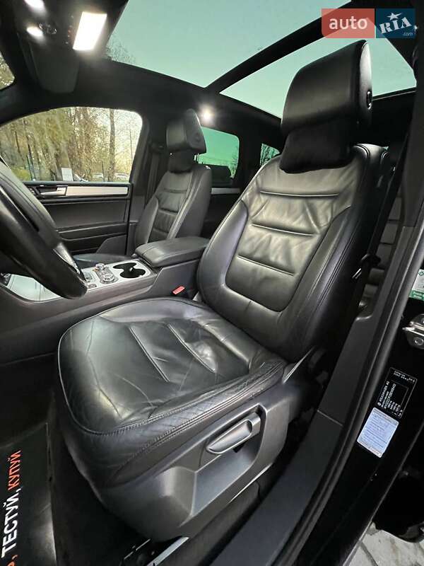 Внедорожник / Кроссовер Volkswagen Touareg 2010 в Хмельницком
