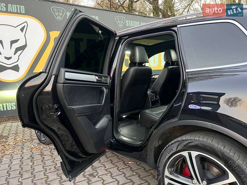 Внедорожник / Кроссовер Volkswagen Touareg 2010 в Хмельницком