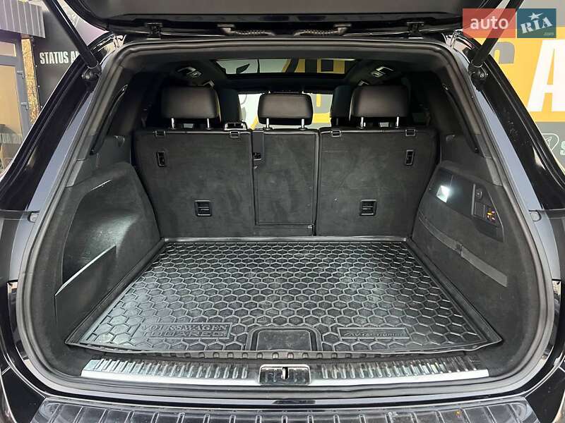 Внедорожник / Кроссовер Volkswagen Touareg 2010 в Хмельницком