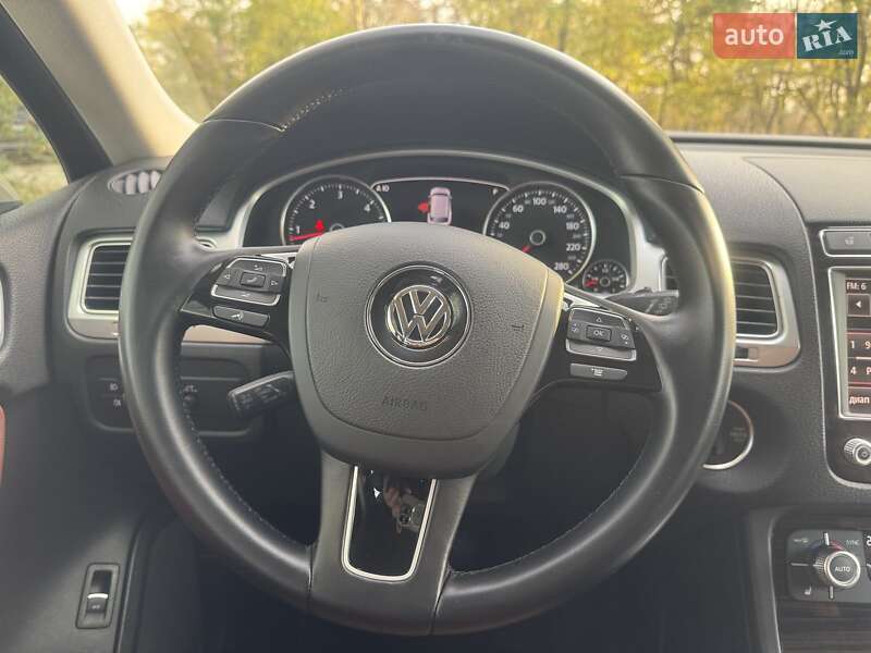 Внедорожник / Кроссовер Volkswagen Touareg 2017 в Киеве фото 12 Внедорожник / Кроссовер Volkswagen Touareg 2017 в Киеве