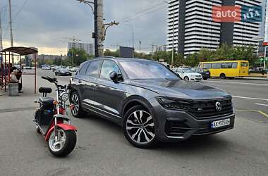 Внедорожник / Кроссовер Volkswagen Touareg 2021 в Харькове