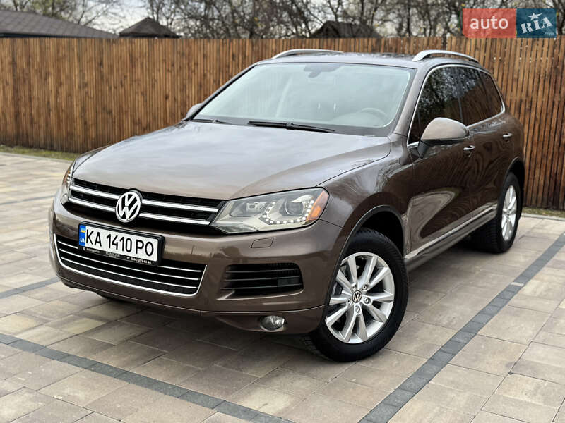 Внедорожник / Кроссовер Volkswagen Touareg 2011 в Киеве
