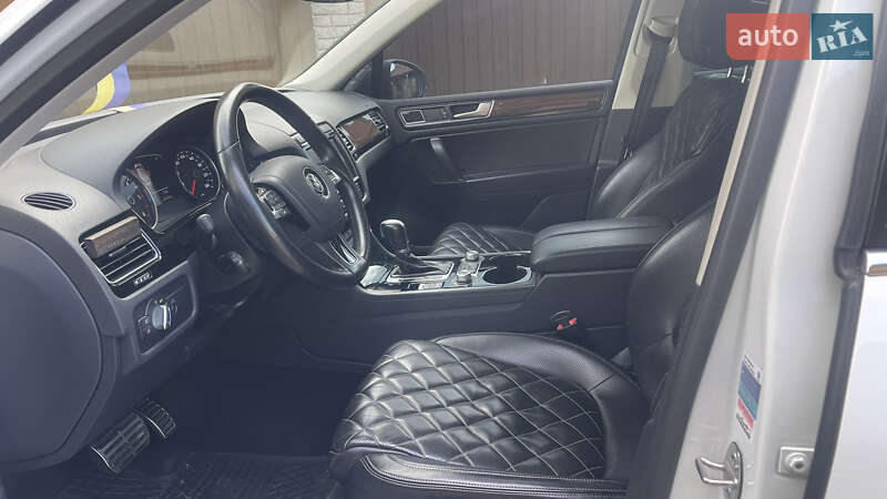 Внедорожник / Кроссовер Volkswagen Touareg 2017 в Черновцах