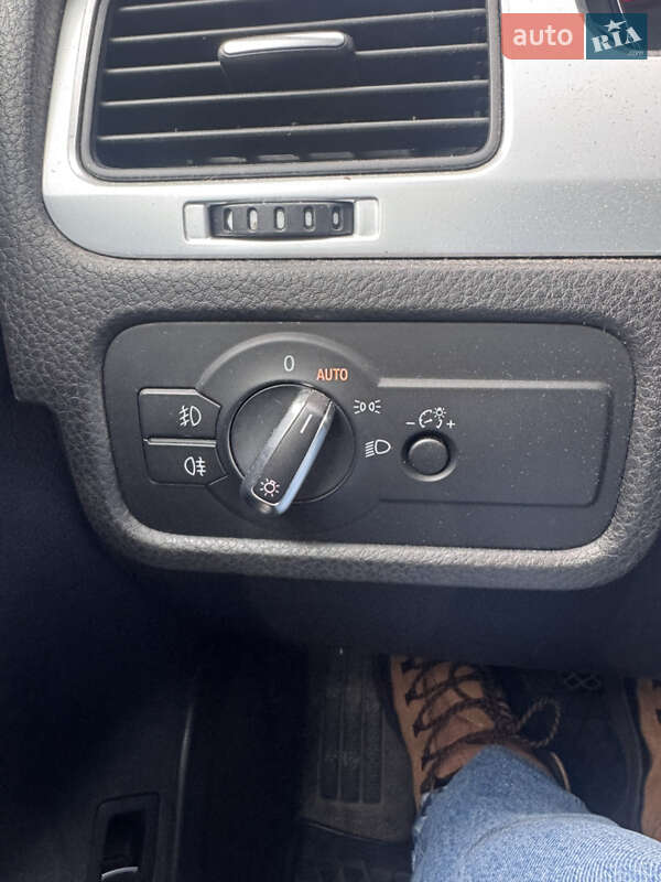 Внедорожник / Кроссовер Volkswagen Touareg 2010 в Киеве