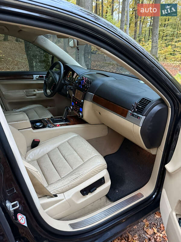 Позашляховик / Кросовер Volkswagen Touareg 2006 в Львові