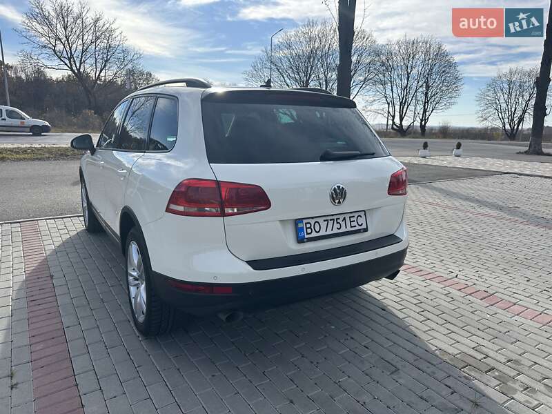 Внедорожник / Кроссовер Volkswagen Touareg 2010 в Тернополе