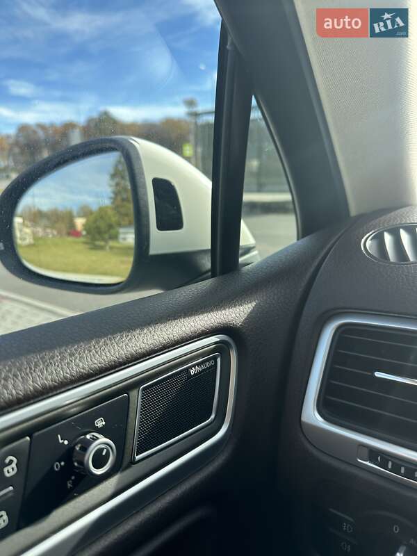 Внедорожник / Кроссовер Volkswagen Touareg 2010 в Тернополе