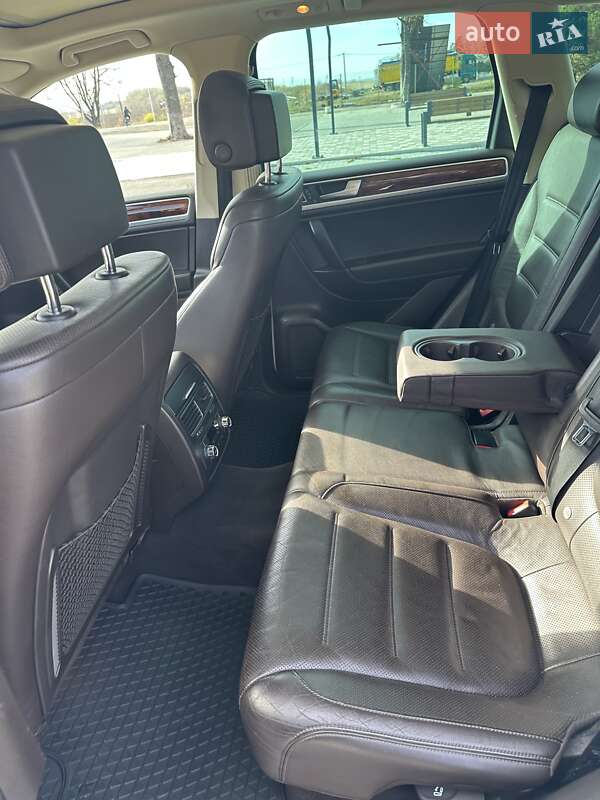 Внедорожник / Кроссовер Volkswagen Touareg 2010 в Тернополе