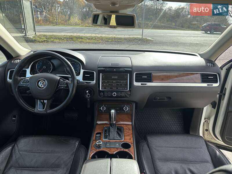 Внедорожник / Кроссовер Volkswagen Touareg 2010 в Тернополе