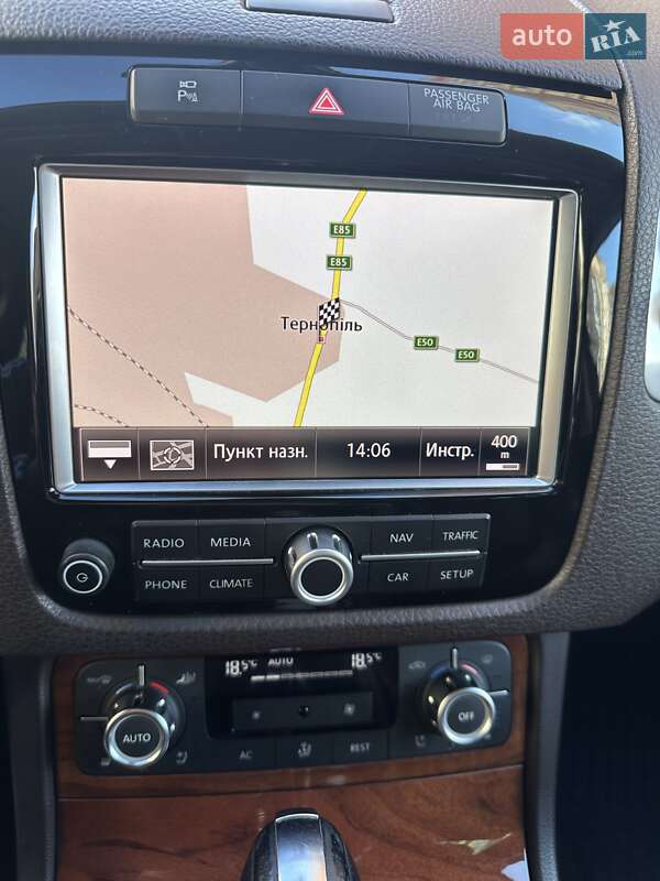 Внедорожник / Кроссовер Volkswagen Touareg 2010 в Тернополе